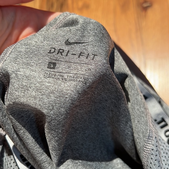 Gray Nike tank top. Dri fit. Size small perfect - Picture 4 of 4